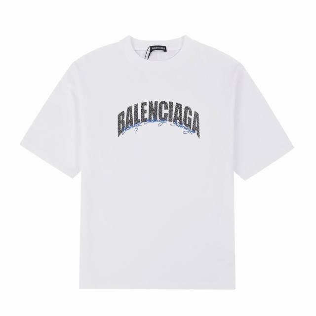 Balenciaga 面料 100%棉 码数: Xs . S . M . L 颜色 白色-黑色 Balencaga春夏季新款t恤 采用100%棉面料 面料经过洗